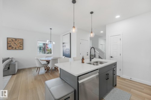318 Jensen Lakes Boulevard, St. Albert, AB - Indoor Photo Showing Kitchen With Double Sink With Upgraded Kitchen