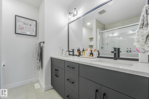 318 Jensen Lakes Boulevard, St. Albert, AB - Indoor Photo Showing Bathroom