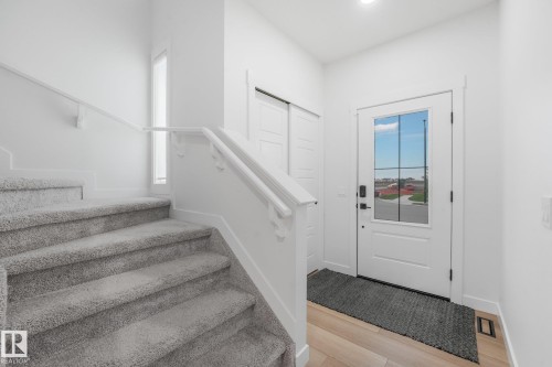 318 Jensen Lakes Boulevard, St. Albert, AB - Indoor Photo Showing Other Room