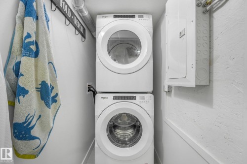 318 Jensen Lakes Boulevard, St. Albert, AB - Indoor Photo Showing Laundry Room