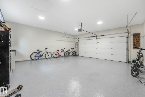 318 Jensen Lakes Boulevard, St. Albert, AB - Indoor Photo Showing Garage