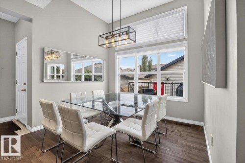 3124 Paisley Road Sw, Edmonton, AB - Indoor Photo Showing Dining Room