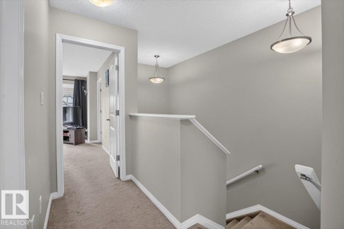 3124 Paisley Road Sw, Edmonton, AB - Indoor Photo Showing Other Room
