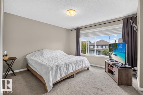 3124 Paisley Road Sw, Edmonton, AB - Indoor Photo Showing Bedroom