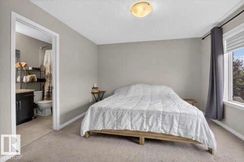 3124 Paisley Road Sw, Edmonton, AB - Indoor Photo Showing Bedroom