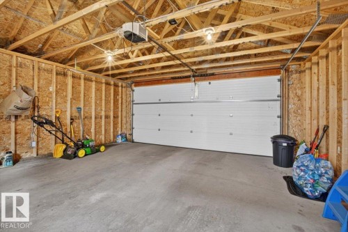 3124 Paisley Road Sw, Edmonton, AB - Indoor Photo Showing Garage