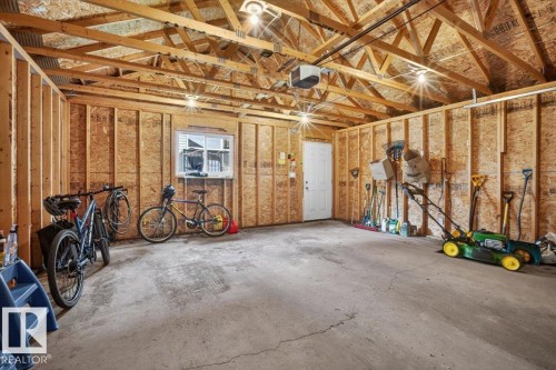 3124 Paisley Road Sw, Edmonton, AB - Indoor Photo Showing Garage