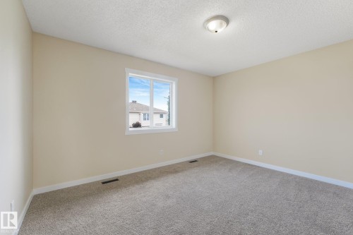 16523 89 Street Nw, Edmonton, AB - Indoor Photo Showing Other Room
