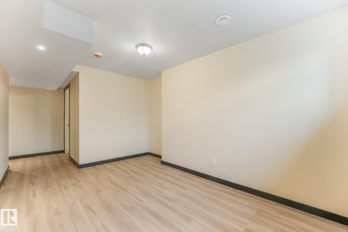 16523 89 Street Nw, Edmonton, AB - Indoor Photo Showing Other Room