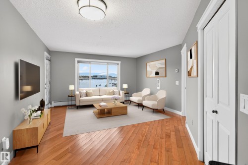 #311 3719 Whitelaw Ln Nw, Edmonton, AB - Indoor Photo Showing Living Room