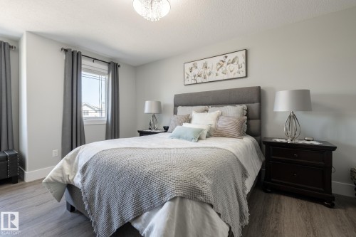 8919 176 Avenue Nw, Edmonton, AB - Indoor Photo Showing Bedroom