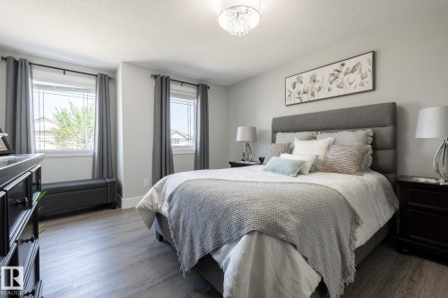8919 176 Avenue Nw, Edmonton, AB - Indoor Photo Showing Bedroom