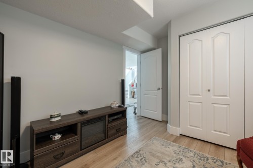 8919 176 Avenue Nw, Edmonton, AB - Indoor