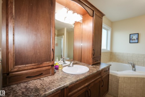 9606 82 Avenue, Morinville, AB 