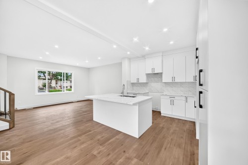 12411 86 Street Nw, Edmonton, AB - Indoor Photo Showing Kitchen With Upgraded Kitchen