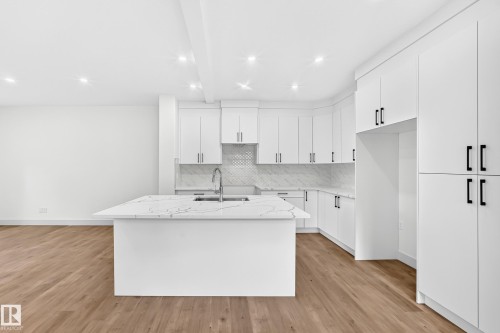 12411 86 Street Nw, Edmonton, AB - Indoor Photo Showing Kitchen With Upgraded Kitchen