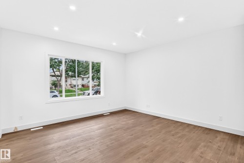 12411 86 Street Nw, Edmonton, AB - Indoor Photo Showing Other Room