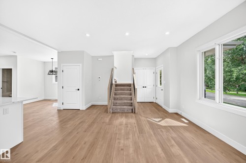 12411 86 Street Nw, Edmonton, AB - Indoor Photo Showing Other Room