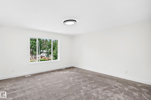 12411 86 Street Nw, Edmonton, AB - Indoor Photo Showing Other Room