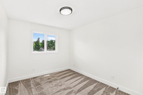 12411 86 Street Nw, Edmonton, AB - Indoor Photo Showing Other Room