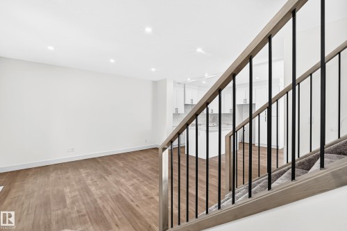 12411 86 Street Nw, Edmonton, AB - Indoor Photo Showing Other Room