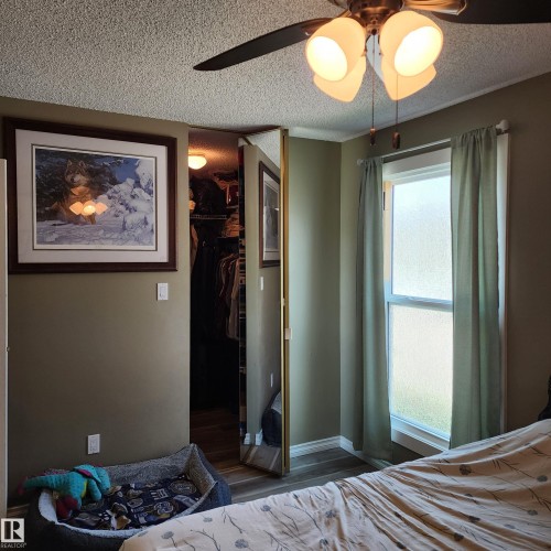 1102 Saddleback Road Nw, Edmonton, AB - Indoor Photo Showing Bedroom
