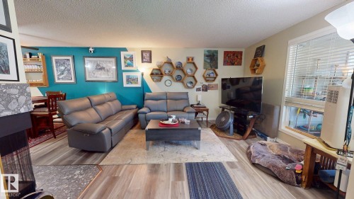 1102 Saddleback Road Nw, Edmonton, AB - Indoor Photo Showing Living Room