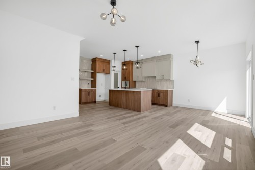 117 Caledon Crescent, Spruce Grove, AB - Indoor Photo Showing Kitchen