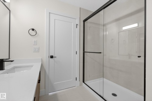 117 Caledon Crescent, Spruce Grove, AB - Indoor Photo Showing Bathroom