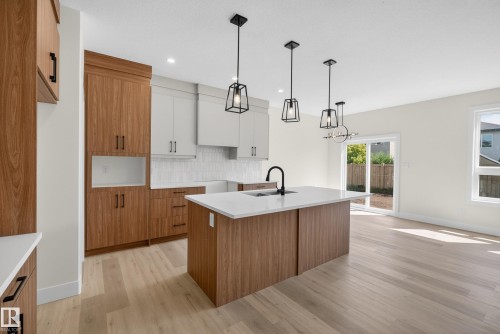 117 Caledon Crescent, Spruce Grove, AB - Indoor Photo Showing Kitchen