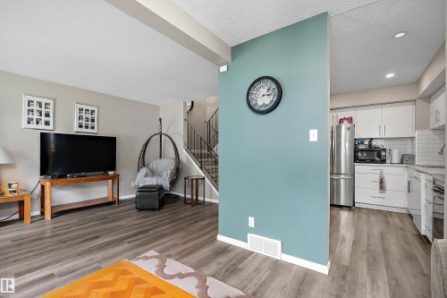 3912 134 Avenue Nw, Edmonton, AB 