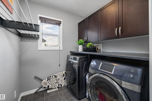 3332 Cutler Crescent Sw, Edmonton, AB - Indoor Photo Showing Laundry Room