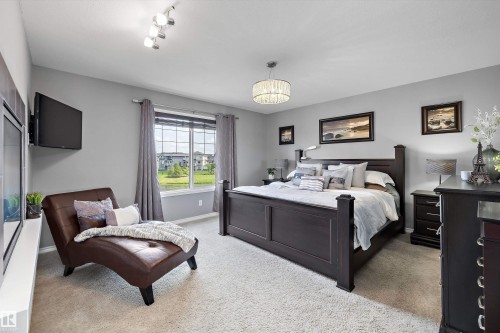 3332 Cutler Crescent Sw, Edmonton, AB - Indoor Photo Showing Bedroom
