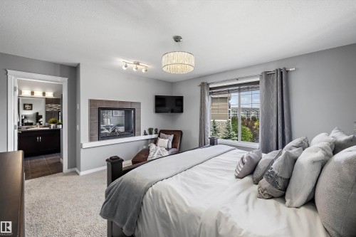 3332 Cutler Crescent Sw, Edmonton, AB - Indoor Photo Showing Bedroom