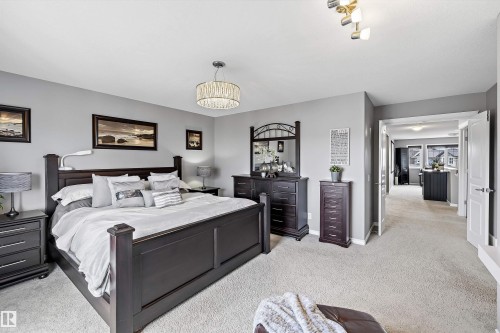 3332 Cutler Crescent Sw, Edmonton, AB - Indoor Photo Showing Bedroom