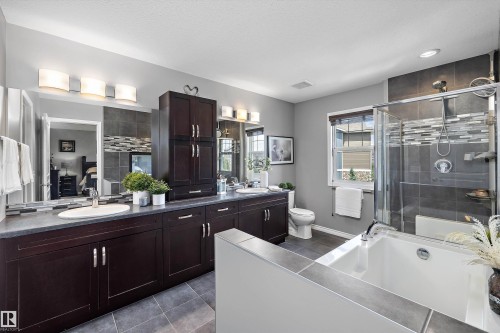3332 Cutler Crescent Sw, Edmonton, AB - Indoor Photo Showing Bathroom