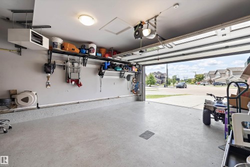 3332 Cutler Crescent Sw, Edmonton, AB - Indoor Photo Showing Garage