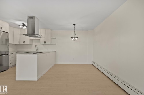 #1408 10125 109 St Nw, Edmonton, AB - Indoor Photo Showing Kitchen