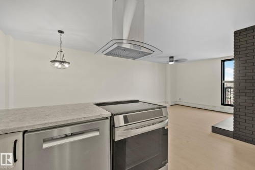 #1408 10125 109 St Nw, Edmonton, AB - Indoor Photo Showing Kitchen