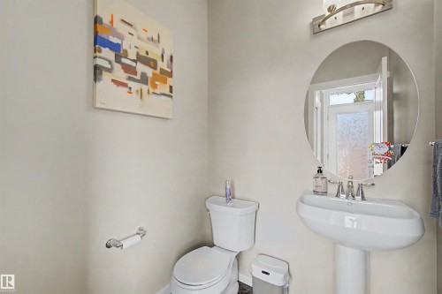 2234 Glenridding Boulevard Sw, Edmonton, AB - Indoor Photo Showing Bathroom