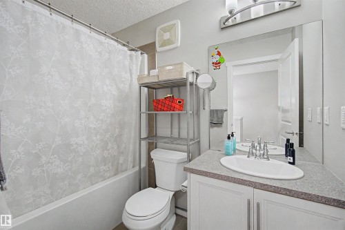 2234 Glenridding Boulevard Sw, Edmonton, AB - Indoor Photo Showing Bathroom