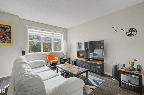 2234 Glenridding Boulevard Sw, Edmonton, AB - Indoor Photo Showing Living Room