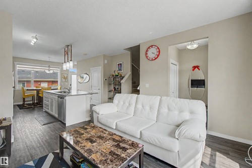2234 Glenridding Boulevard Sw, Edmonton, AB - Indoor Photo Showing Living Room