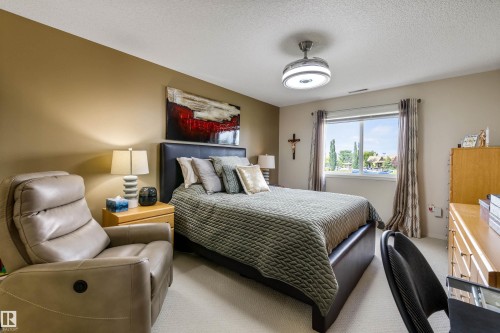 #233 279 Suder Greens Dr Nw, Edmonton, AB - Indoor Photo Showing Bedroom