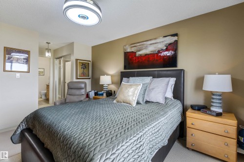 #233 279 Suder Greens Dr Nw, Edmonton, AB - Indoor Photo Showing Bedroom