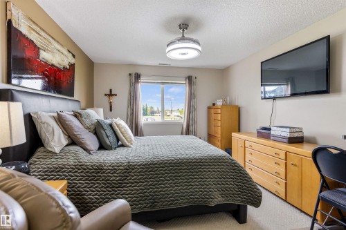 #233 279 Suder Greens Dr Nw, Edmonton, AB - Indoor Photo Showing Bedroom