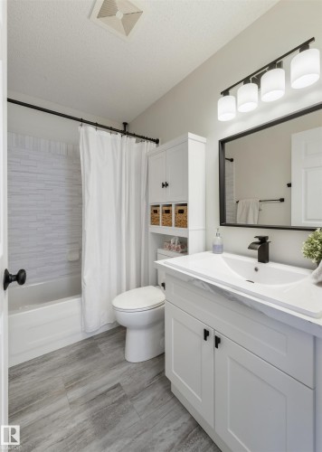 4790 Terwillegar Common Nw, Edmonton, AB - Indoor Photo Showing Bathroom