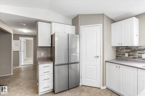 856 53222 Range Road 272, Rural Parkland County, AB - Indoor Photo Showing Kitchen