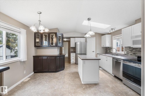 856 53222 Range Road 272, Rural Parkland County, AB - Indoor Photo Showing Kitchen With Upgraded Kitchen