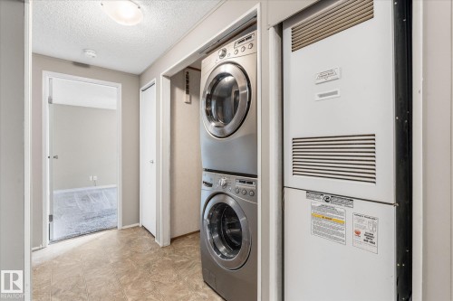 856 53222 Range Road 272, Rural Parkland County, AB - Indoor Photo Showing Laundry Room